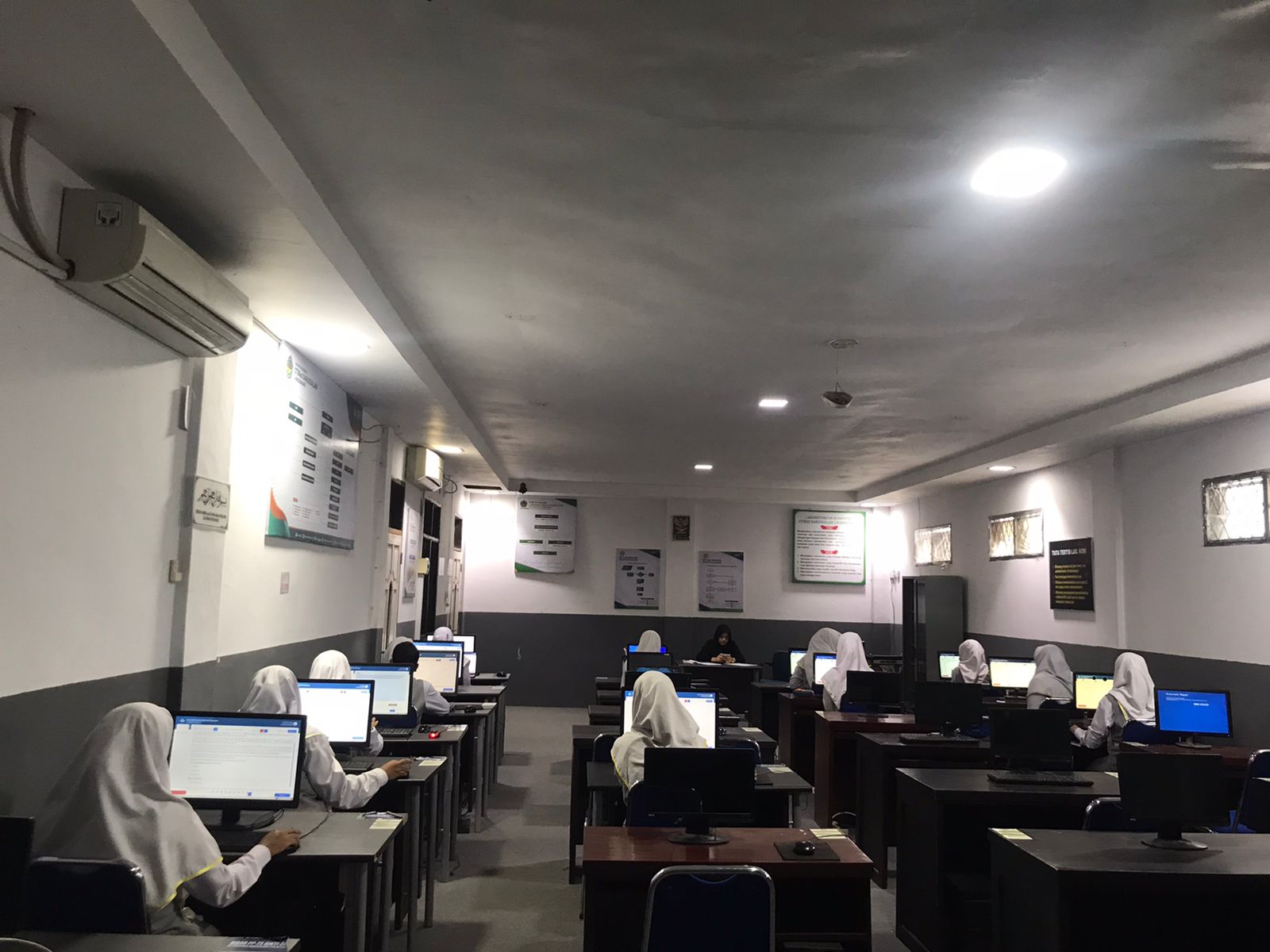 Akses Internet Image